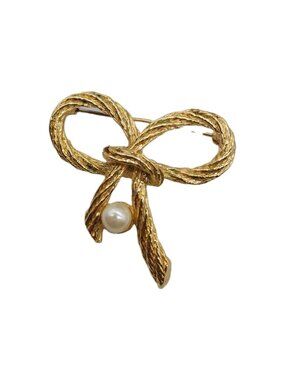 AAi Faux Pearl Twisted Rope Bow Gold Tone Brooch Pin